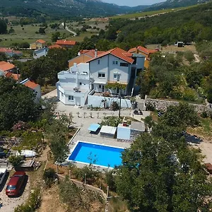 Appartamento M, Baška